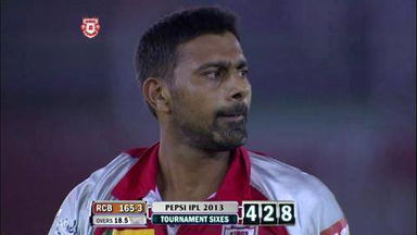 M51: KXIP vs RCB – Moises Henriques Six