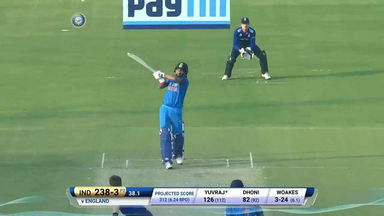 IND vs ENG 2017, 2nd ODI : Yuvraj Singh Six
