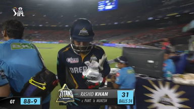 M32: GT vs DC – Rashid Khan Wicket